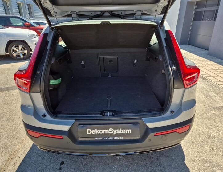 Volvo XC40 12