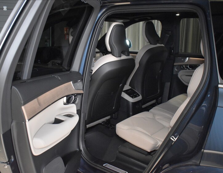Volvo XC90 17