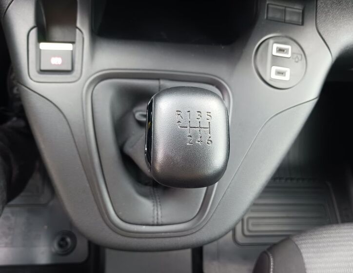 Toyota ProAce City Verso 24
