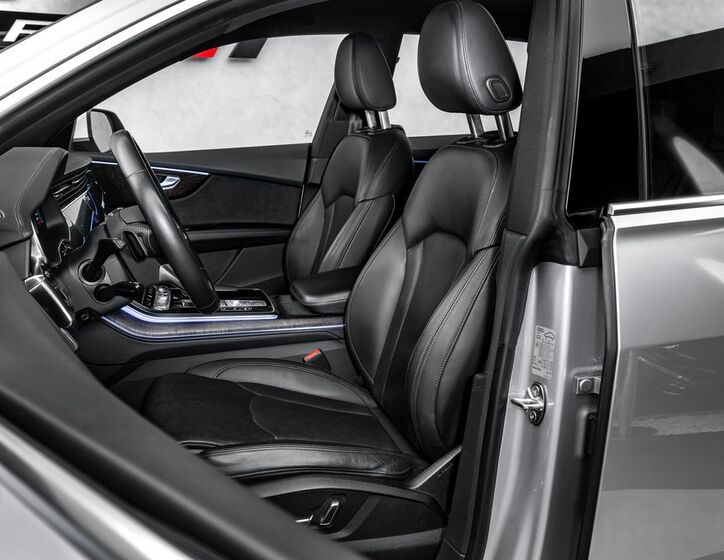 Audi Q8 13
