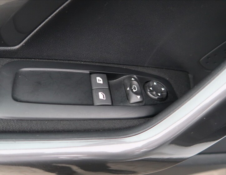 Peugeot 2008 16