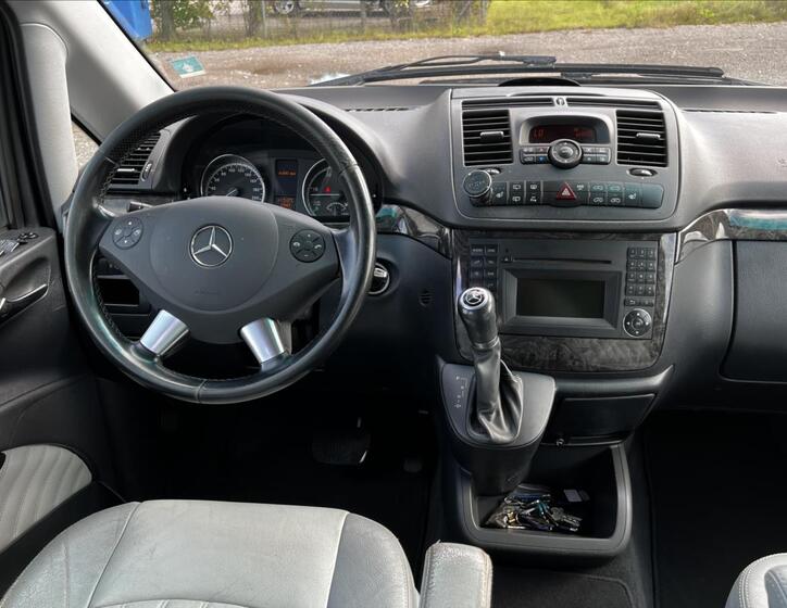 Mercedes-Benz Viano 32