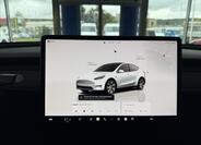 Tesla Model Y 12