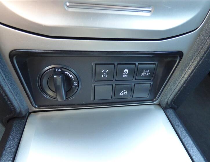 Toyota Land Cruiser 37