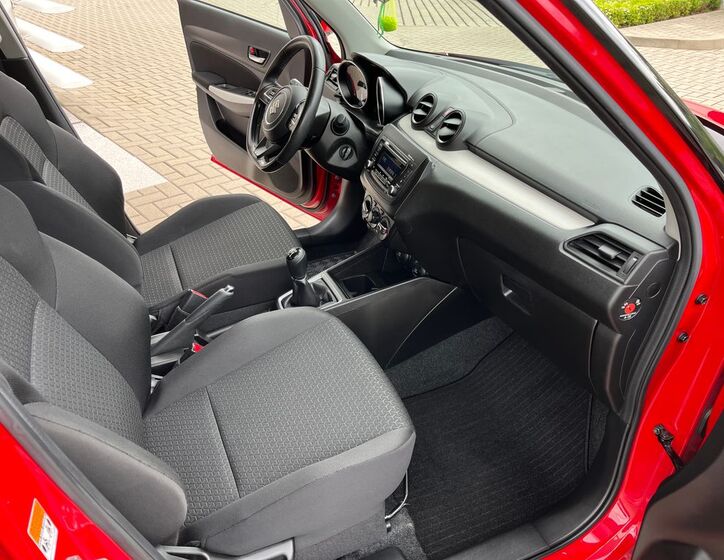 Suzuki Swift 17
