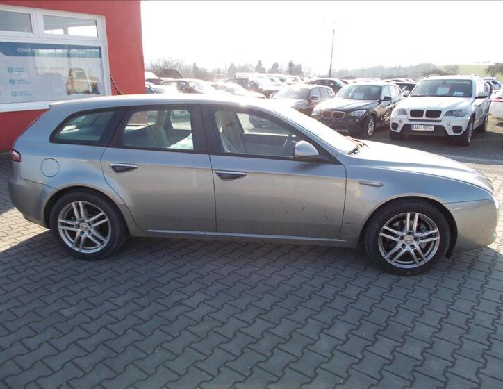 Alfa Romeo 159 8
