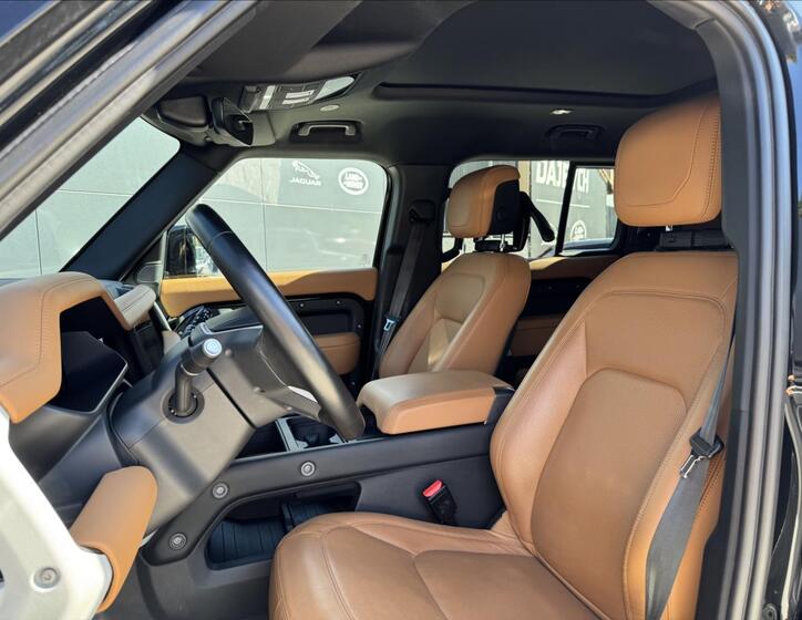 Land Rover Defender 11