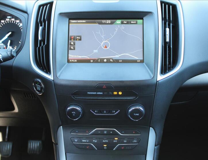 Ford Galaxy 12