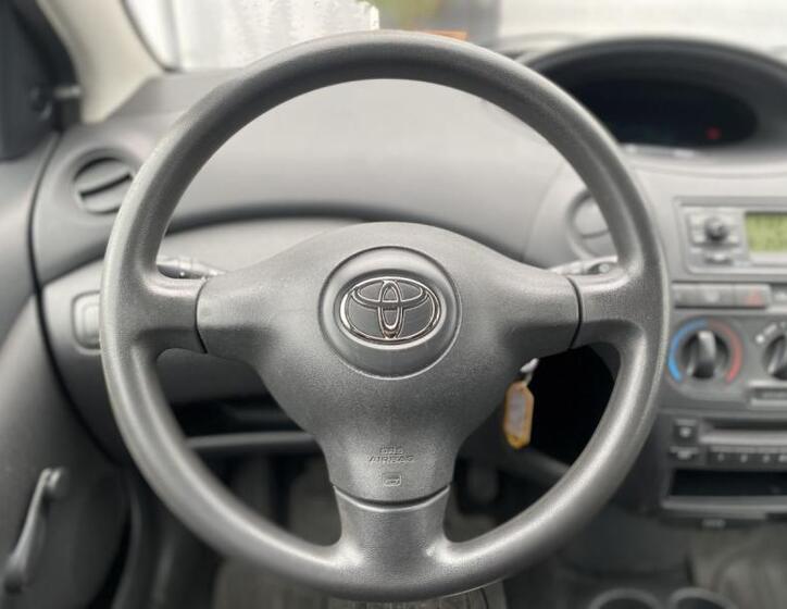 Toyota Yaris 12