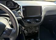 Peugeot 208 13