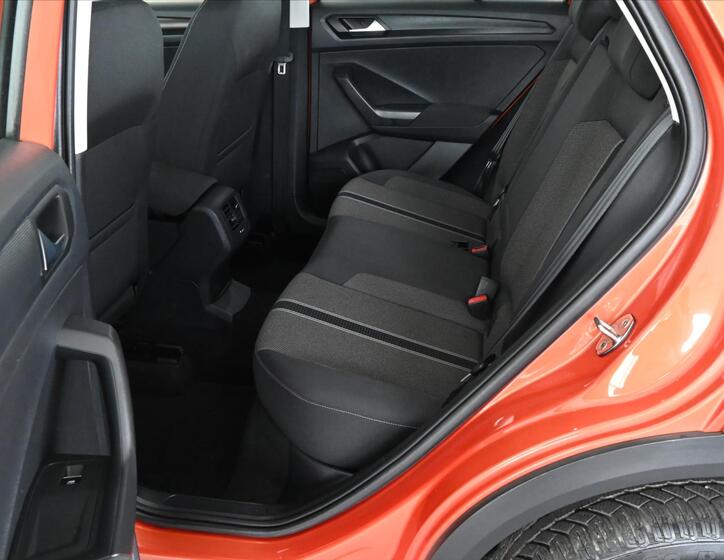 Volkswagen T-Roc 10