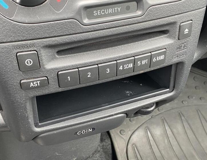 Toyota Yaris 16