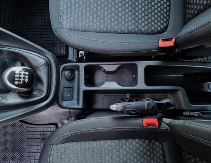 Ford Transit Connect 32