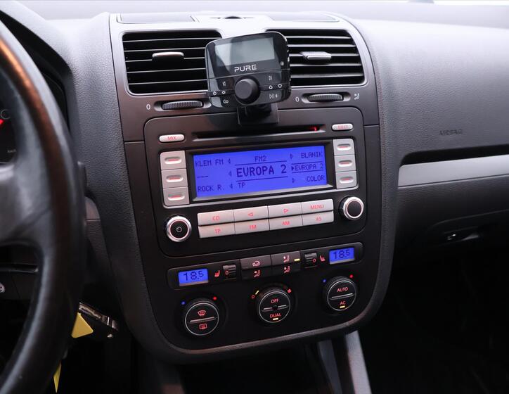 Volkswagen Golf 23