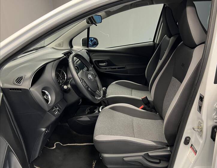 Toyota Yaris 7