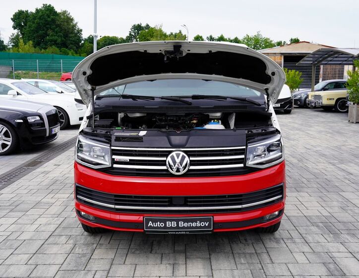 Volkswagen Caravelle 9