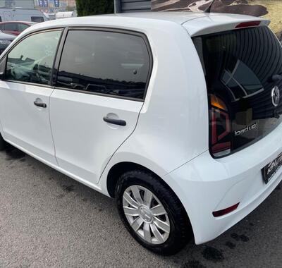 Volkswagen up! 5