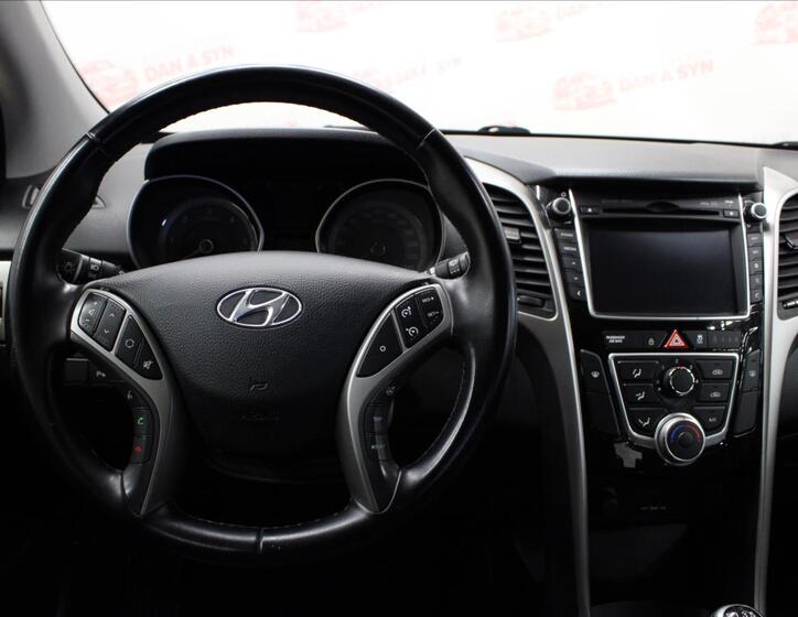 Hyundai i30 27
