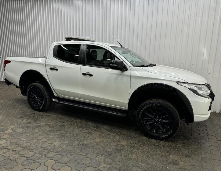 Mitsubishi L200 11
