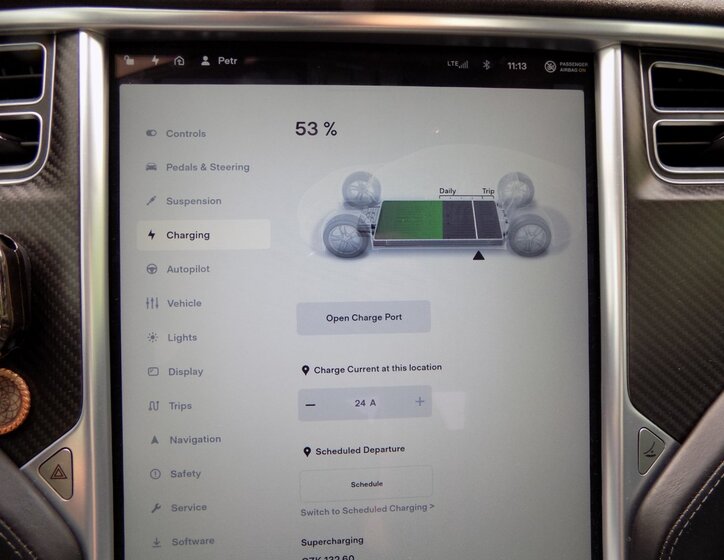 Tesla Model S 31