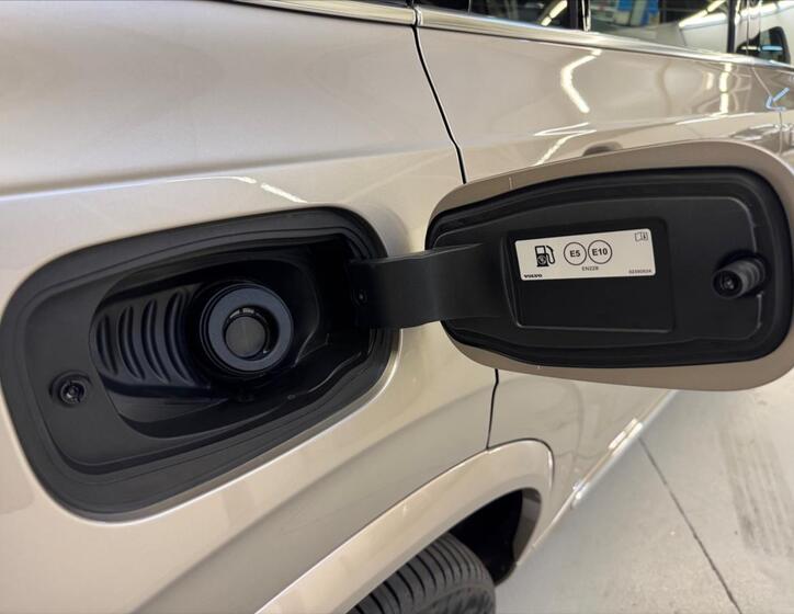 Volvo XC90 13