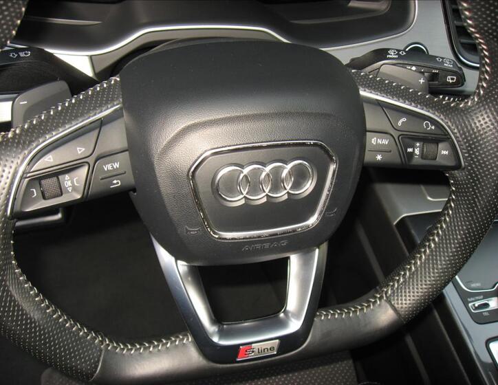 Audi Q7 30
