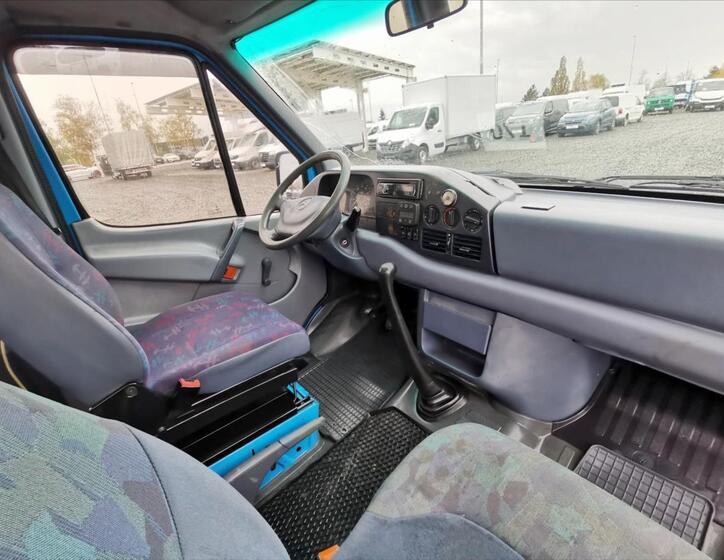 Mercedes-Benz Sprinter 8