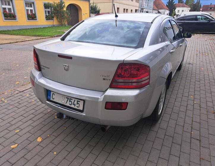 Dodge Avenger 10