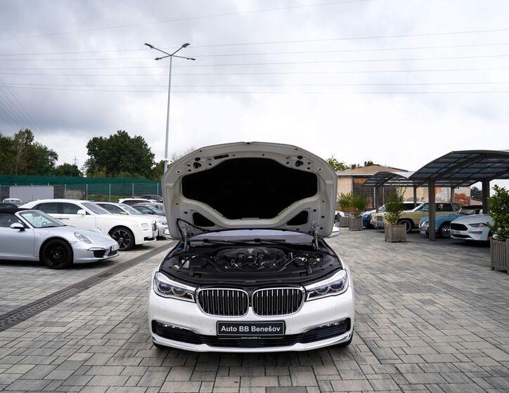 BMW Řada 7 9