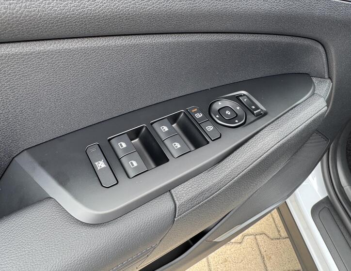 KIA Sportage 11