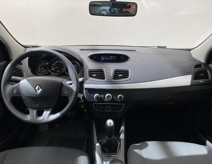 Renault Fluence 9