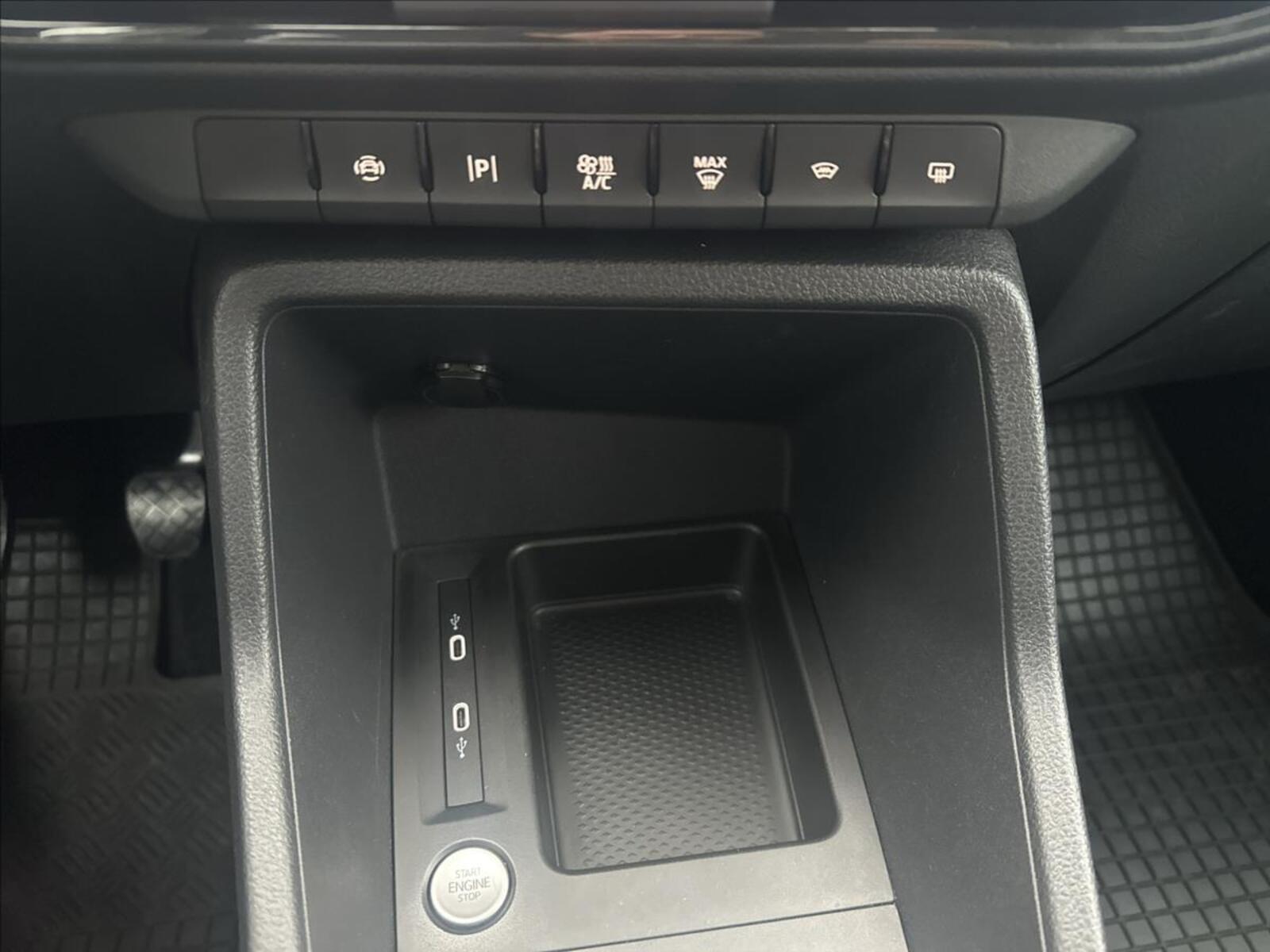 Ford Tourneo Connect 25