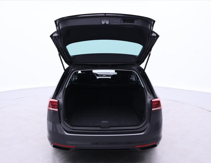 Volkswagen Passat 9