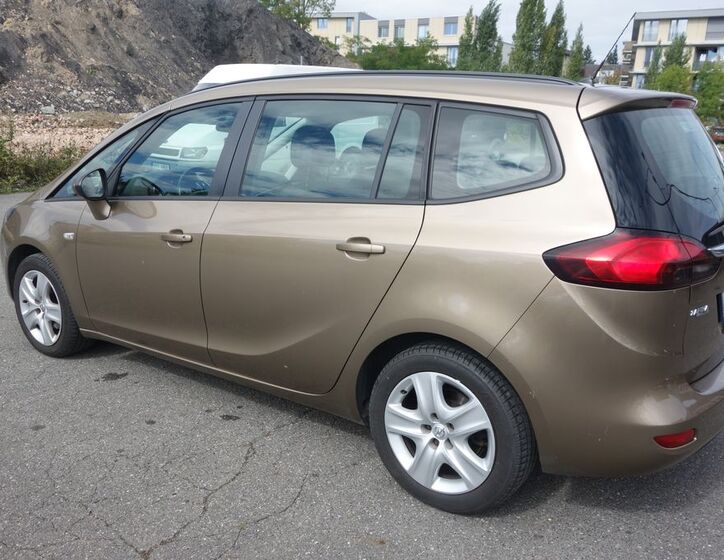 Opel Zafira 12