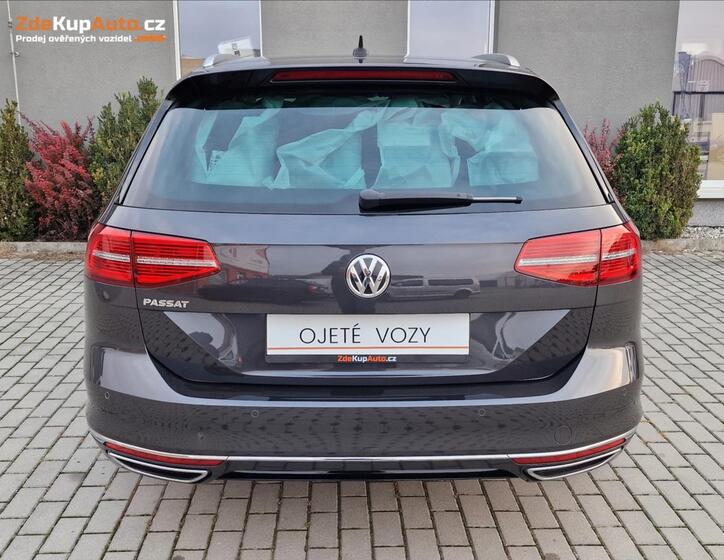 Volkswagen Passat 9