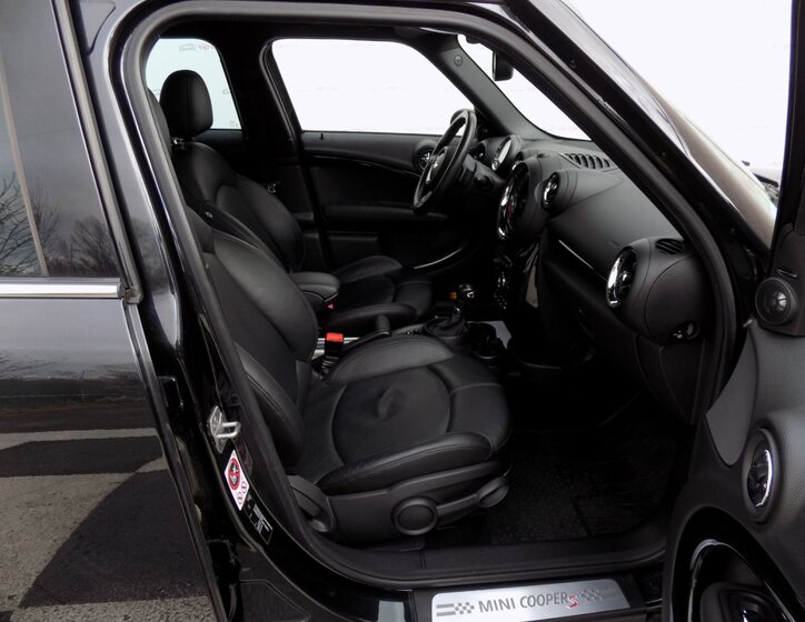 Mini Countryman 15