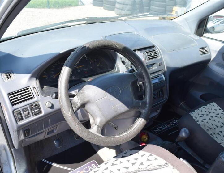 Toyota Picnic 15