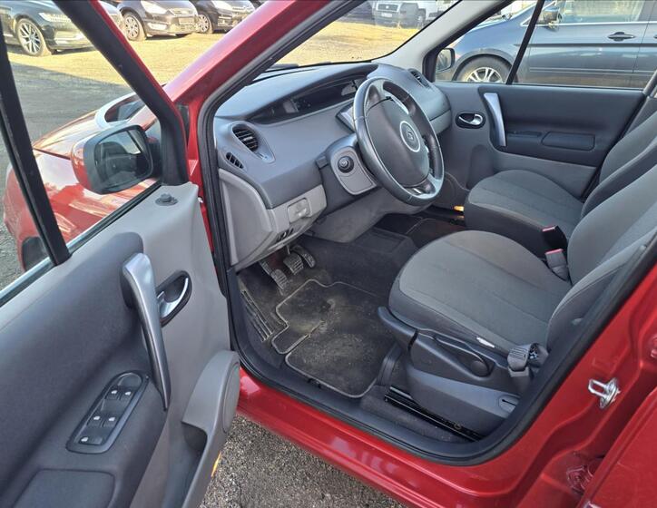 Renault Scénic 8