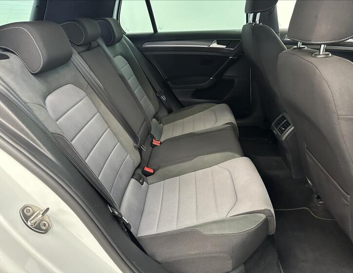 Volkswagen Golf 25
