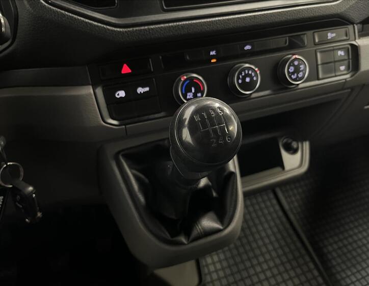 Volkswagen Crafter 12
