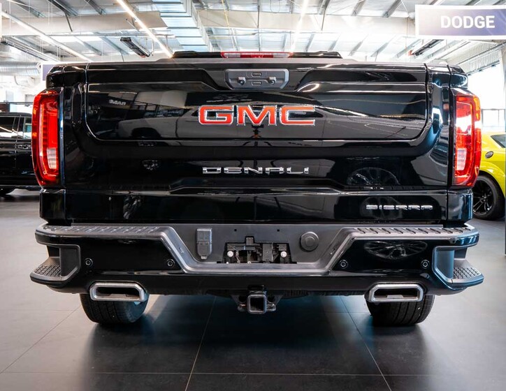 GMC Sierra 3