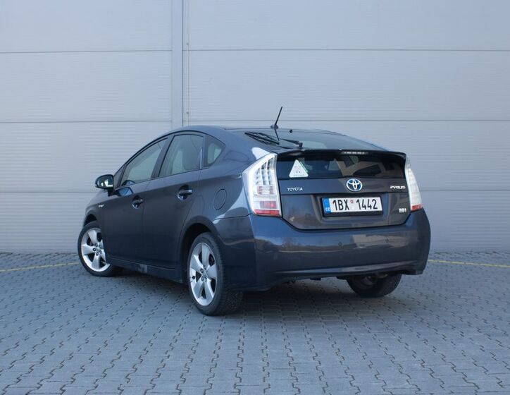 Toyota Prius 7