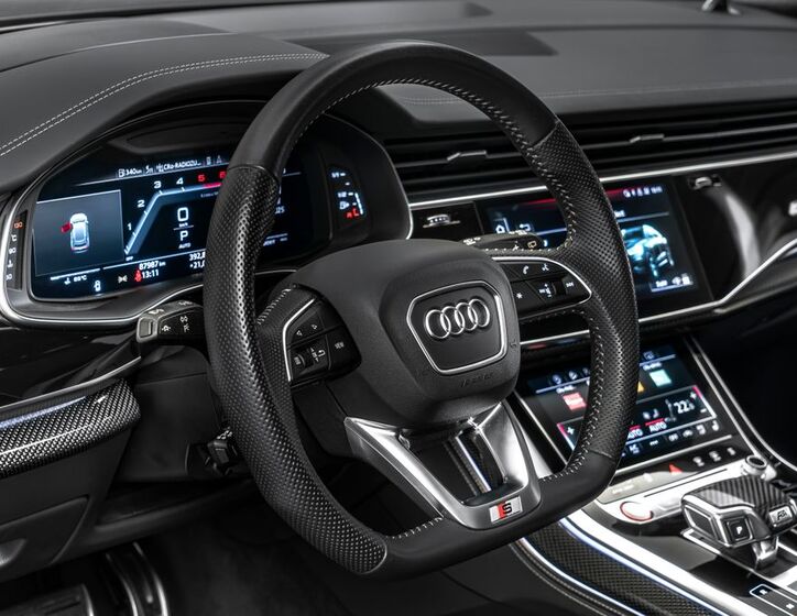 Audi SQ8 19