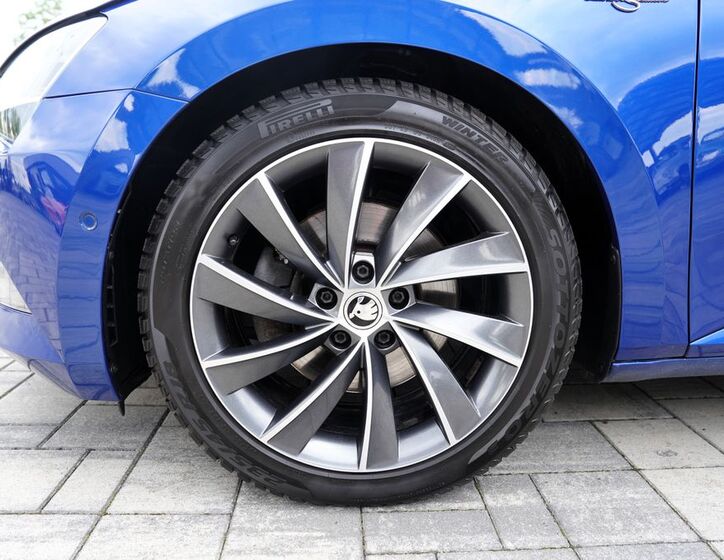 Škoda Superb 16