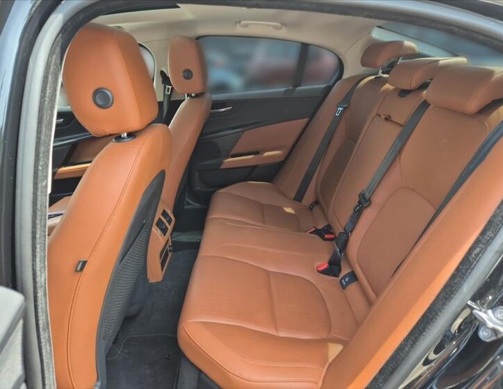 Jaguar XE 11