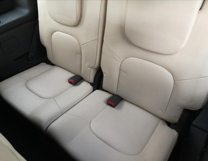 Nissan Pathfinder 12