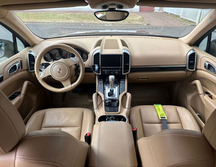 Porsche Cayenne 7