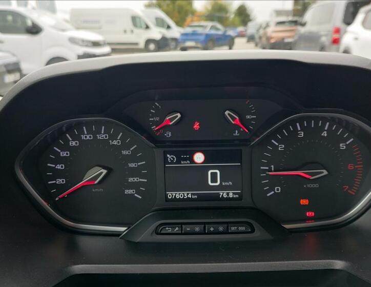 Peugeot Rifter 8