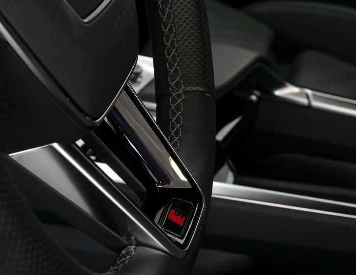 Audi e-tron 21
