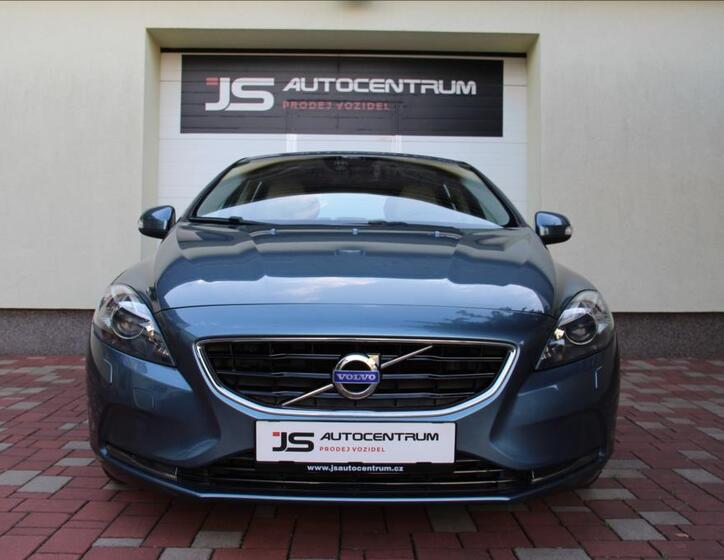 Volvo V40 4